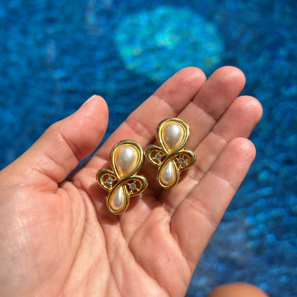 Vintage Clip On Earrings